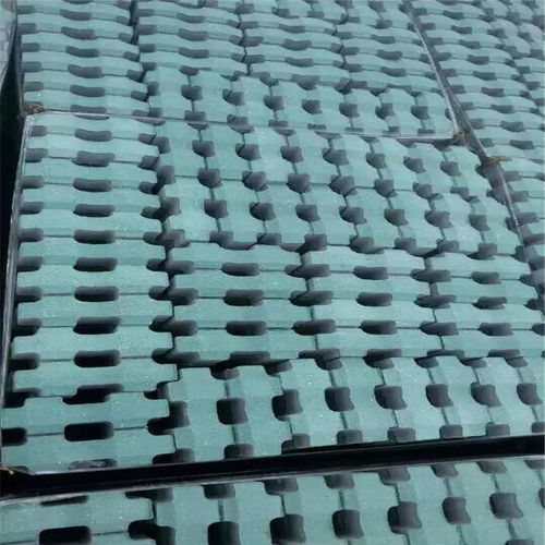 吉首鼎典建材 預(yù)制植草磚鋪裝與高效溝通服務(wù)，構(gòu)筑湘西綠色基建